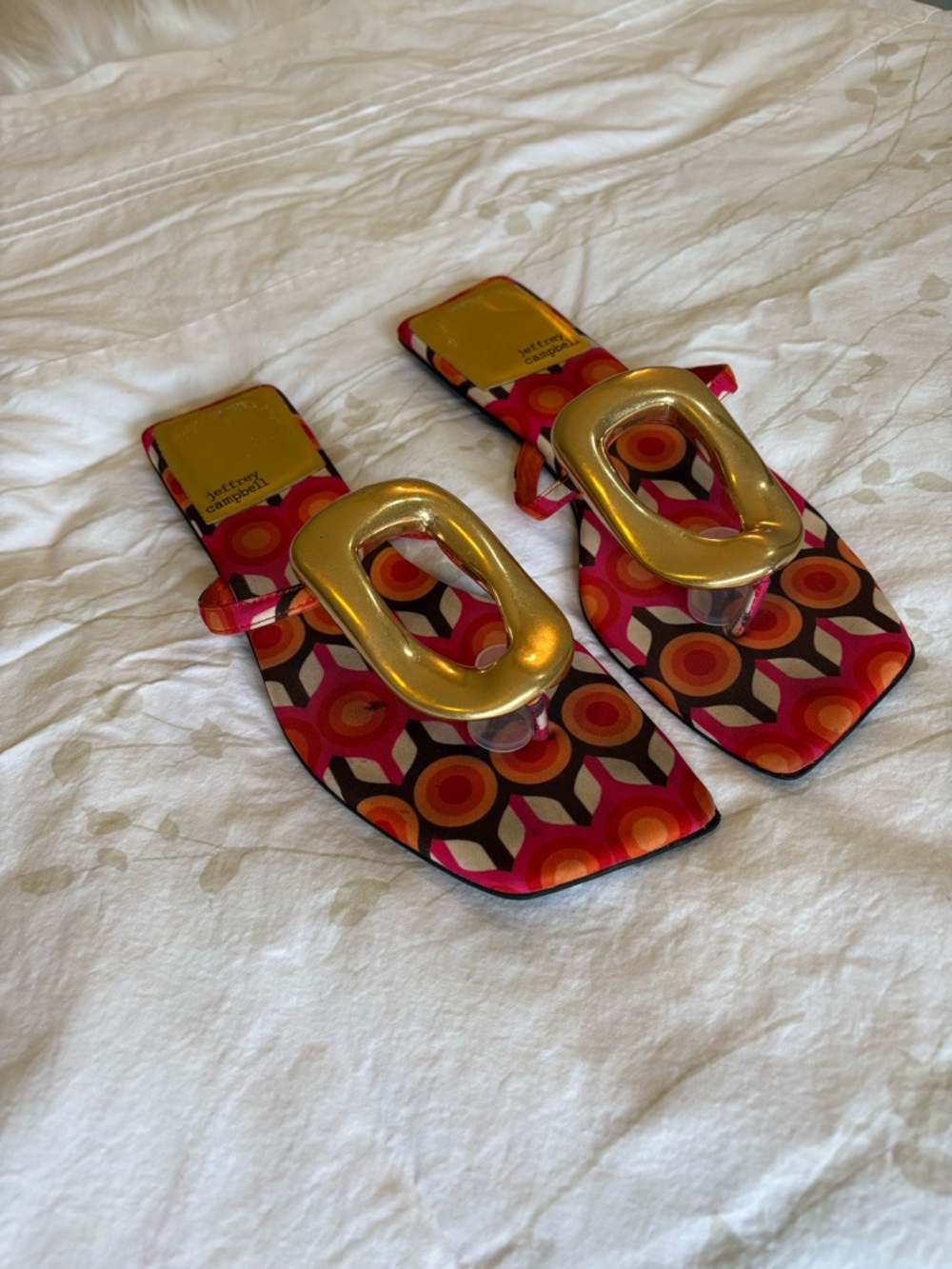 JEFFREY CAMPBELL Lingues Pink/Orange Print Flat Sandals. Women’s size 9.5